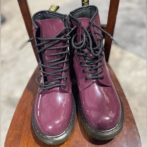 Dr. Martens kid’s boots never worn size 6US L